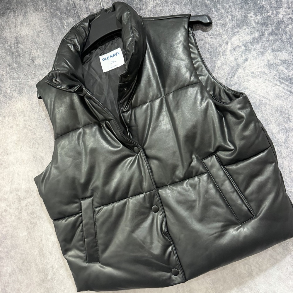 Old Navy Womens XS Black Faux Leather Puffer Vest Quilted Snap Front 479489-00